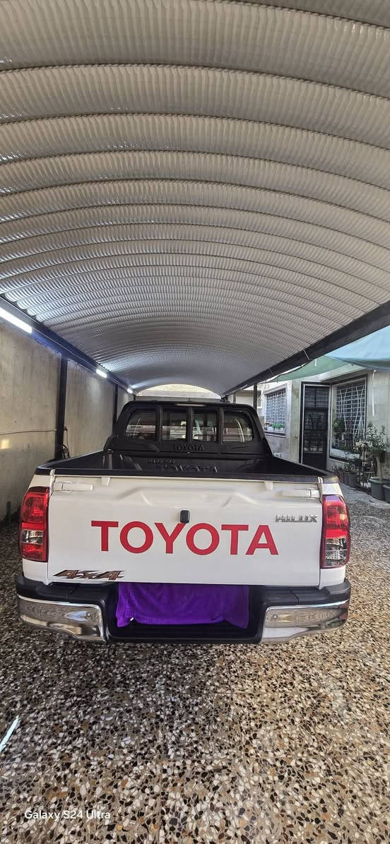 هايلوكس 23 مكينة 4 سلندر 2700 ماشية 38 رقم اربيل بإسم شركة تحويل او وكالة بيها بارد بسيط بالجاملغ الخلفي وتكحيل كارت السعر 300 للاستفسار 
***********
