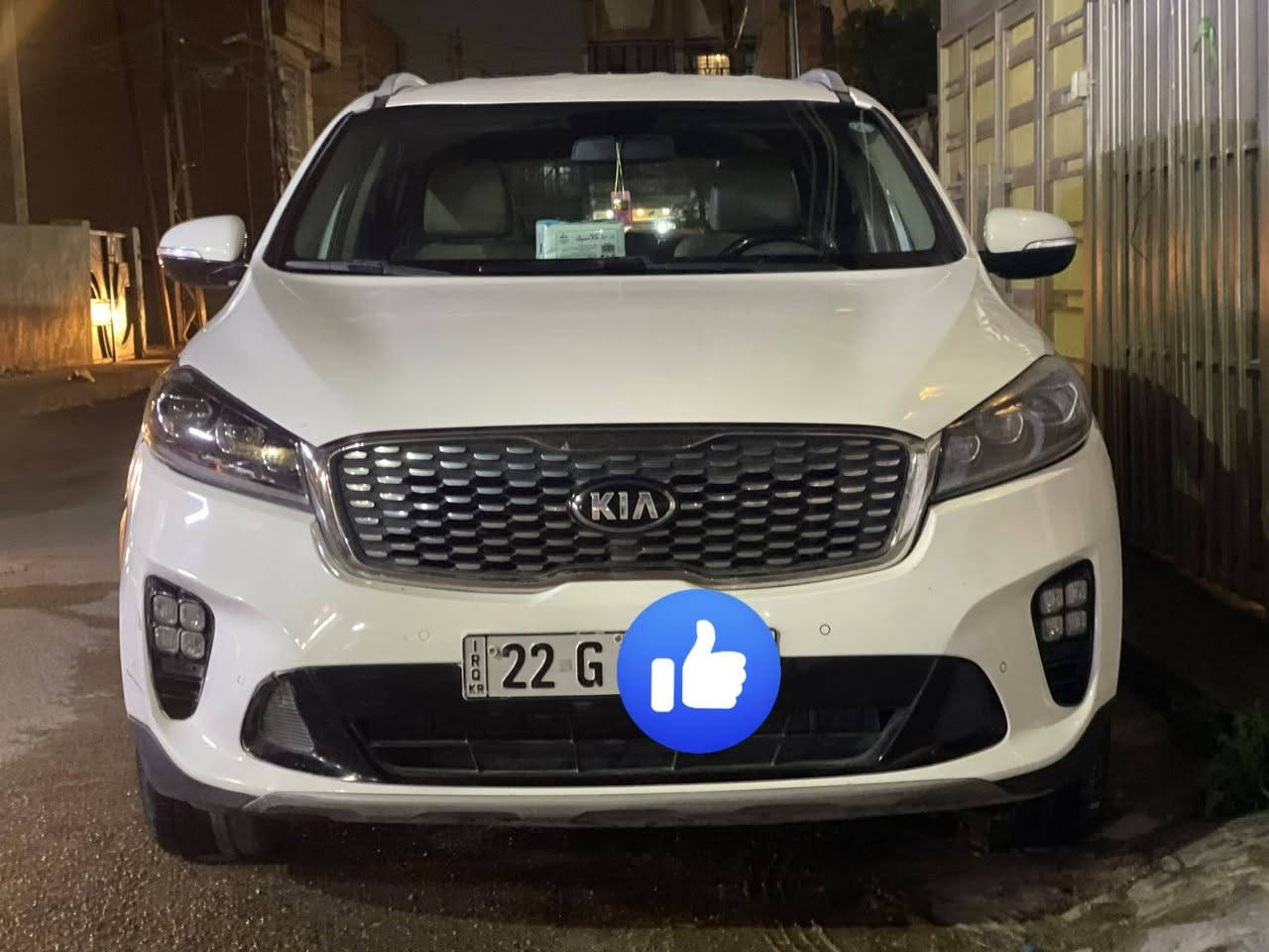 السلام عليكم كيا سورنتو موديل 18
سبعة راكب 
خليجي بيهة بارد قليل نص فول 
مكينة 6 سلندر 
كشنات أمامية كهربائية 
مكفولة كفالة عامة 
ماشية 160 ك،م 
مكانهة بغداد 

***********
