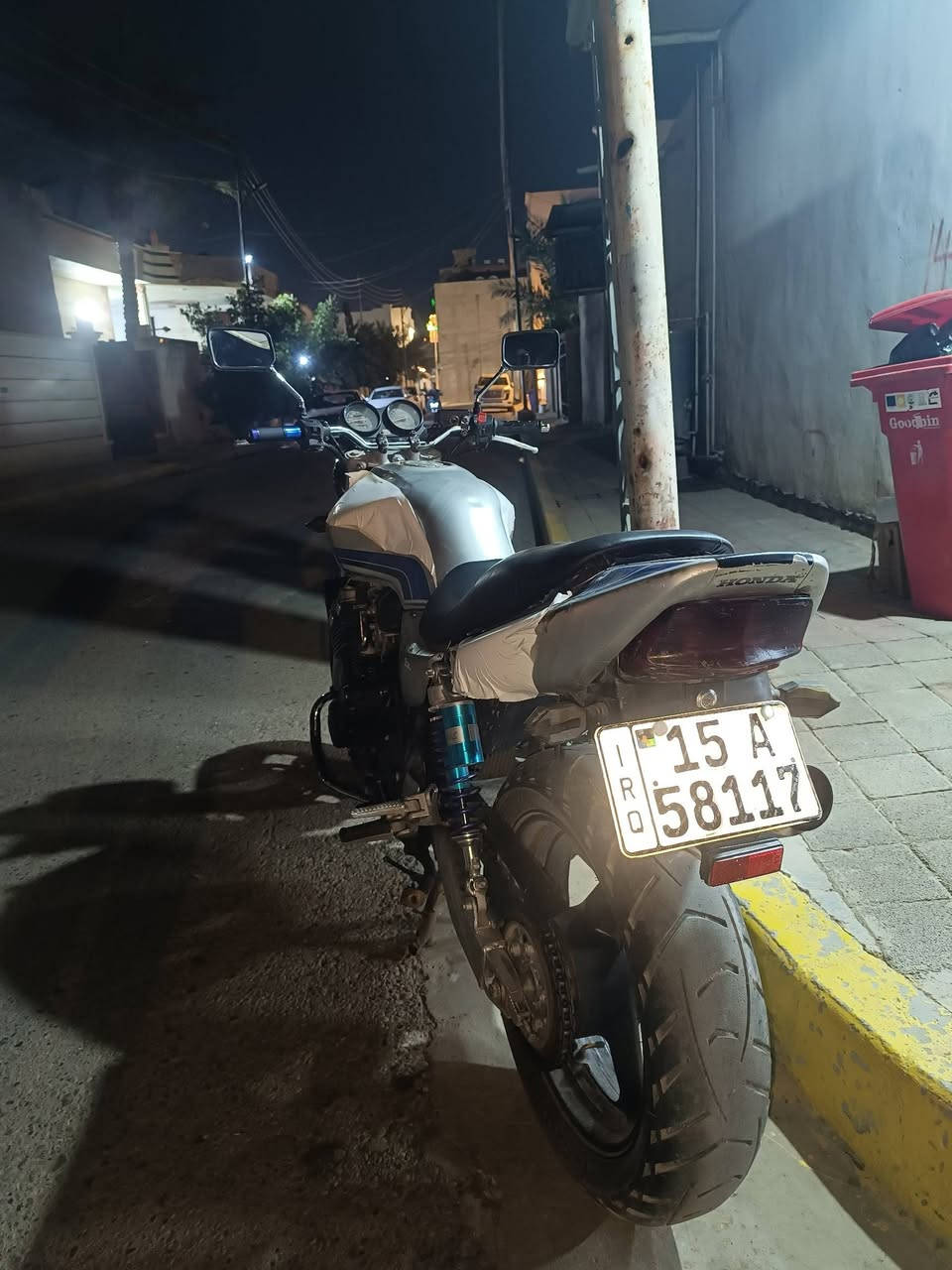 السلام عليكم حبايب دراجة سيبي فور جيل ثاني 8ولف مسجلة لوحات انكليزي وسنوية  تحويل ثاني يوم للمراوس فقط شعندك نزل
المكان الرمادي
***********
