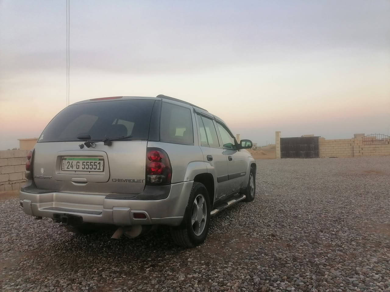 اخوان للبيع بلايزر ٢٠٠٤ رقم دهوك دولي سياره جديده داخل خارج مال جناي منضومه غاز جديده تحويل وكالة شرط السعر ٨٨ وبيه مجال للشراي *********** خابر وتدلل مكاني الشركاط
