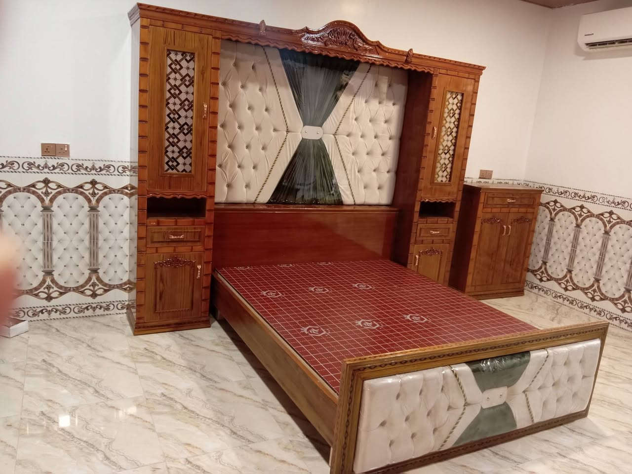 غرفة نوم حطاطة ٦ فردة طابقين  مع الملحقات
موديل مسرح شغل درجة اولى صبغ رش درجة أولى
معمل نجارة الأخوين
العنوان... بروانة  حي الشرطة قرب مدرسة عين العرب
الاستفسار  خاص او الاتصال على الرقم
***********
