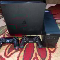 PS4 ذاكره 500مهكر للبيع يجي ويا 2 جوستيك اصلي مع ملحقاته وجهاز باله يا...