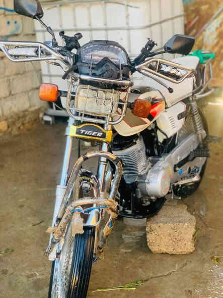 السلام عليكم موطور للبيع:-تايكر وزن ثقيل 2020 ابو الدرع الكهربائية كلها شغاله السعر 450وبي مجال الاستفسار ***********
