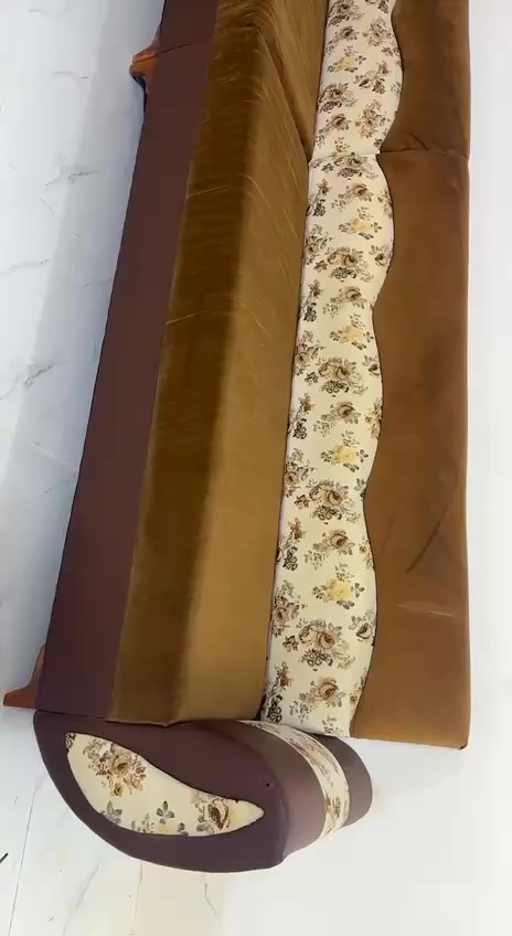 قنفه مستعمل 10 نفرات بس امغلف الگاعيه 
السعر: 150 الف قفل 
الخشب ولاسفنج كلش زين درجه اوله
عنوان اربيل مامزاوه
يوجد عندنه توصيل في اربيل و موصل فقط
للتواصل ***********/***********
الرقمين عليهم واتساب
