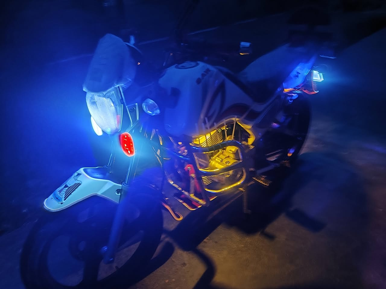 سلام عليكم دراجه ساو موديل 2020 . محرك 200, نضافه خير من الله دراجه بلادي هاذا رقمي
***********

***********
