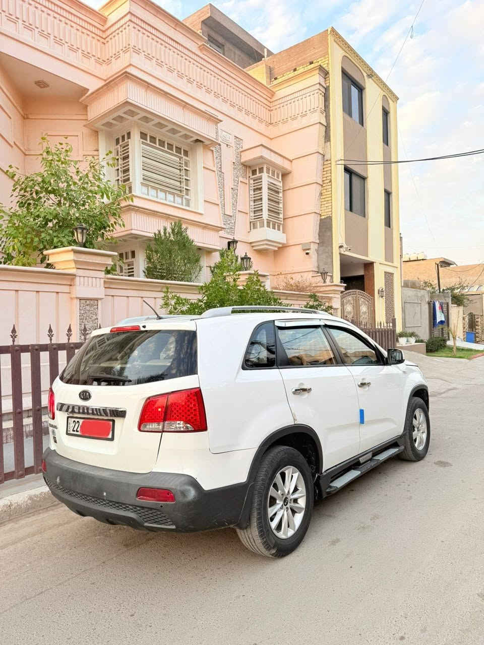 السلام عليكم كيا سورنتو موديل 12 رقم اربيل الانكليزي الجديد السيارةبأسمي  وارد خليجي السيارة مكفولة كفالة عامة ماعدا طخة خفيفة بقبق الجنطة جداً بسيطة وصبغت على كدهه
المواصفات نص فول حدادية صدر خير من الله
كير محرك مكفول وخير من الله وين ميعجبك تفحص افحص
العنوان بغداد 
السعر 133
الاستفسار ***********
