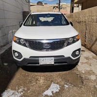 سورنتو موديل 2012 خليجي  ماشيه 184  محرك 2400 دوش  نص فول  بصمة ابواب ...