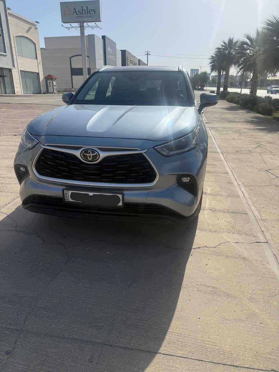 ‏ TOYOTA HIGHLANDER, XLE
تويوتا هايلاندر موديل 2021  وارد امريكي. 

الضرر تبديل صندوق خلفي مع تعديل وصبغ جاملغ خلفي يسار.  بدون ايرباگ. رقم الشاصي والتقرير مرفق مع الصور. 

ماشية 98 الف كم 

محرك ستة سلندر بانزين

_بصمة

_سلايد

_كشنات جلد 

_كشنات تدفئة امامي 

_كشنات كهرب جهتين 

_صندوك كهرب 

_رادار امامي 

_رادار بالمري 

_تبريد منفصل

_ثلاث قطع تبريد

_سبعة راكب 

‏_auto hold 

_ثلاث وضعيات قيادة 

_هندبريك بصمة

_كروز سرعة

_مثبت مسار 

وباقي مواصفات XLE المعروفة 

السيارة مرقمة اربيل وموجودة في اربيل.


**إذا كنت صاحب هذا الإعلان وتريد حذفه لأي سبب، رجاءا أرسل رسالة إلى الدعم الفني**