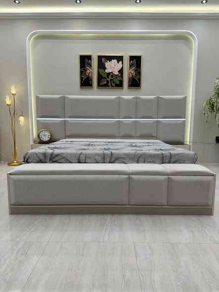 ⁨ 🔥 وصل الموديل اللي كسّر الترند… وبسعر يطير العقل! 🔥
الغرفة الأصلية 10 قطع وبجودة تخليك تحس كل يوم تدخل فندق 5 نجوم.

✨ المواصفات الفخمة:
• كنتور عملاق قياس 335 مع إنارة + مجرات عدد 4
• أبواب ألمنيوم عدد 4 – هيدروليك كامل
• سرير مخزن + شازلون مخزن بقياس 140
• سكك مراحل تلسكوب تتحمل سنين
• ميز تواليت ملكي عرض 130 – ارتفاع 175
• تفاصيل تشطيب راقية تفرق عن أي موديل بالسوق

💥 غرفة فخمة، قوية، وملائمة للأماكن الواسعة… وهي حرفياً موديل الموسم!

⸻

📍 موقعنا: النجف الأشرف – شارع سايدين سلام غري الرئيسي مقابل الجاكوج
📞 للاستفسار والحجوزات:
***********
واتساب: ***********⁩
