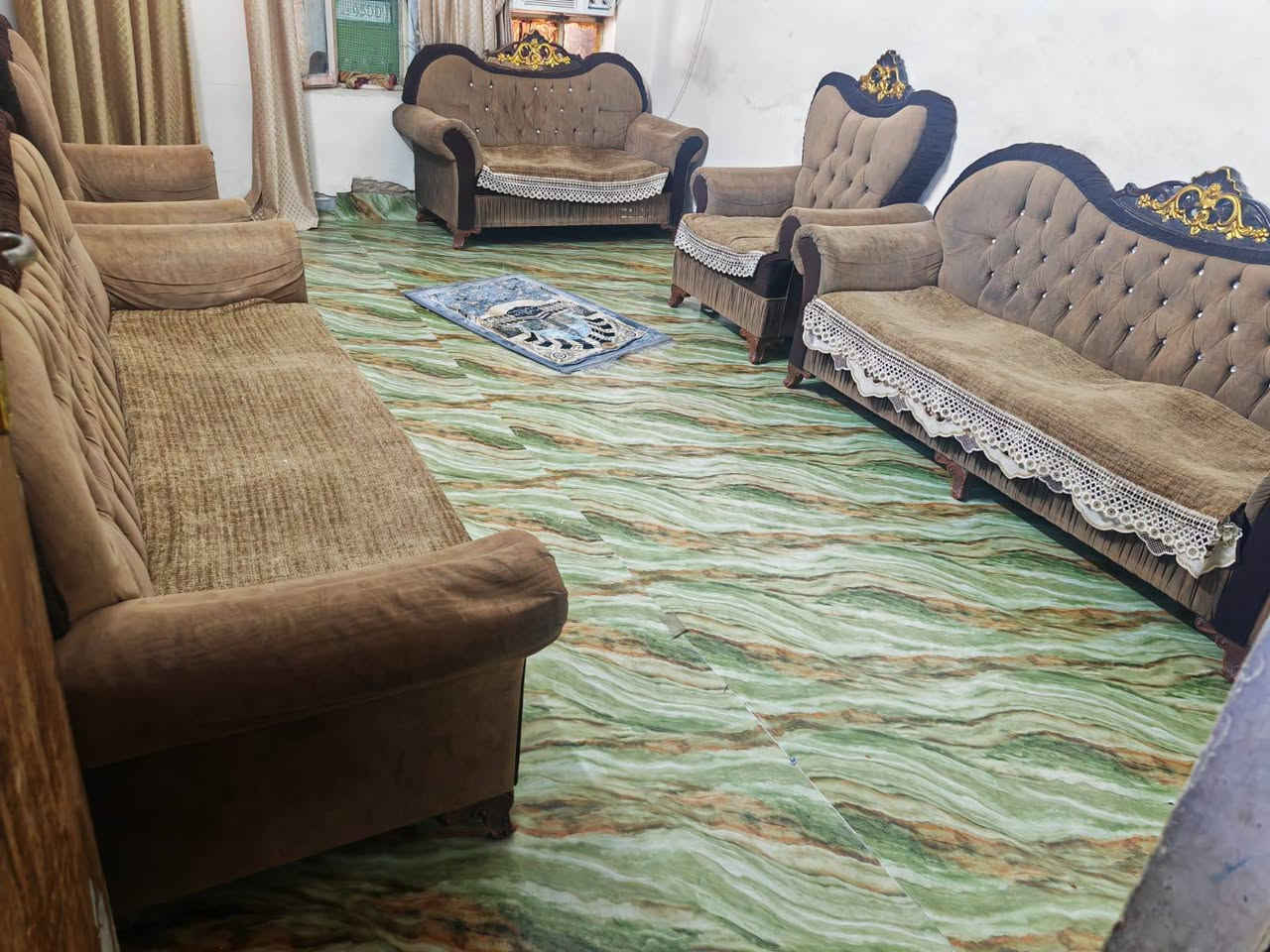 تخم 10 مقاعد  السعر 150الف عنوان الشعله ام نجم التواصل رقم ***********
