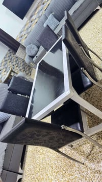 ميس وكراسي • بيهم مجال