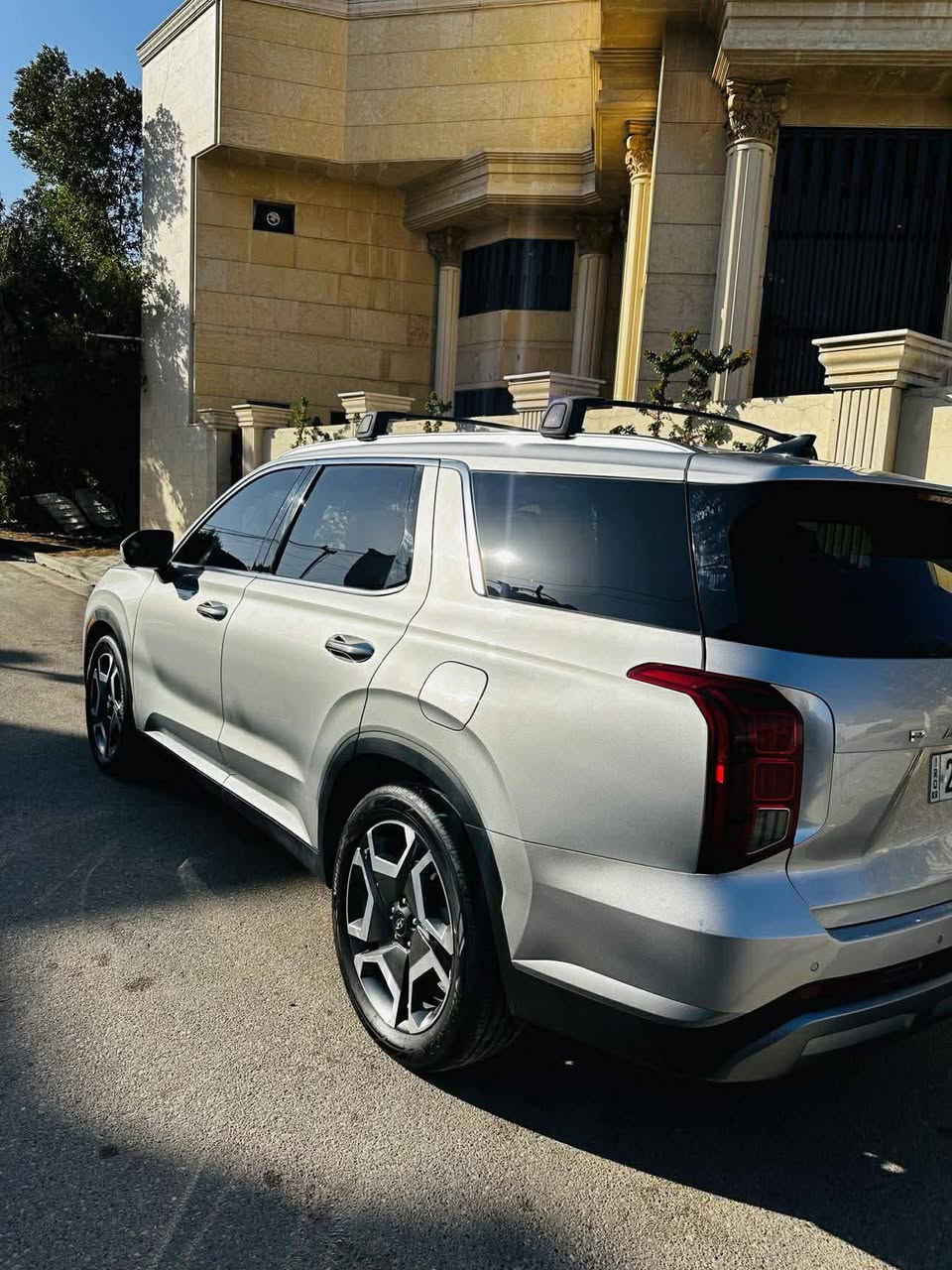 هونداي بليسايد 2023
رقم اربيل بسمي مع كتاب تضليل 80‎%‎
اني مستورد واني مصلح
فئة لمتد 
ماشية26mi
6سلندر 3800
خمس كامرات 
تسخين 7 مقاعد 
تبريد 4 مقاعد 
داتا شو 
اشاير بل مري 
دبل فتحة
سستم صوت 
طي الكشنات كهرباء 
صندوق ذكي وترحيب 
4 مودات قيادة 
فول رادارات وحساسات 
مراية وسط وجانبيات عاكسة مع هيترات ورادارات
حتة الماسحات اوتو 
حتة الستيرن هيتر 
شاشات دجتل
بردات بلات 
وهواي بيها شغلات بعد 
السيارة جديدة كلش وكلة بلاد
مابيها اي نقص ولا جيك مشتغل بيها 
شلعة معدل 
اجتي غراض البجم مفتوحة ونفسهن نشدن وقبغ الجنطة تبدل بنفس الون وصار بي صبغ مكان الرقم فقط 
واكو طخة بل باب الورة الصدر بل تحميل بارد صارت بسيط كلش 
وين ما يعجبك تفحص افحص 
السعر 295 وتعال شوف وقتنع وبيك خير وتدلل 
تشوفها غالية اعبرها بس لا تقارنها بمهاجيم لين شرط بدون دواخل حتة وكلة بلادي 

مكان السيارة بغداد الدورة 
*********** ابوحيدر 
هاذ رقمي راسلني واتساب ادزلك باقي صور التحميل والحادث
