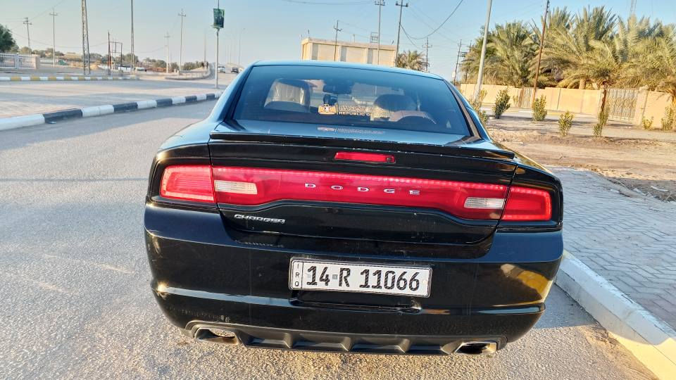 اللهم صلي علئ محمد وال محمد 
الحلال فدوتكم البركه بيكم اخوان 
السياره بأسمي مداور ثاني يوم ٫٫٫استخدام شخصي ممشتغله خط 
جارجر 2013 محرك 3.600  للعلم السياره محركها 2018 جديد يعني 
كير عصا 
عليها ادامه كامله حداديه خير من الله 
كهربائيات شغاله وعليها منضومه زنون 
حساسات شغاله 
شاشه الاعطال ولا حساس مشتغل 
ويل كروم 
بيها شخوط وما مسويهن علمود بسونار متطلع تكحيلات  عايفهن ع وضعهن 
هاي التفاصيل الموجوده وانه بالخدمه
مراوس وبيع السعر 145 وبيها كل المجال للطيبين 
رقم خادمكم ***********
