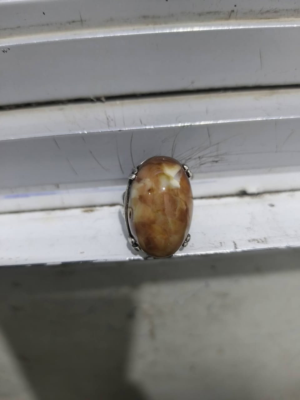 السلام عليكم خاتم فضه عيار ٩٢٥ صياغه ثقيله حجر داوودي اصلي قيم واخذ مكاني النجف ***********
