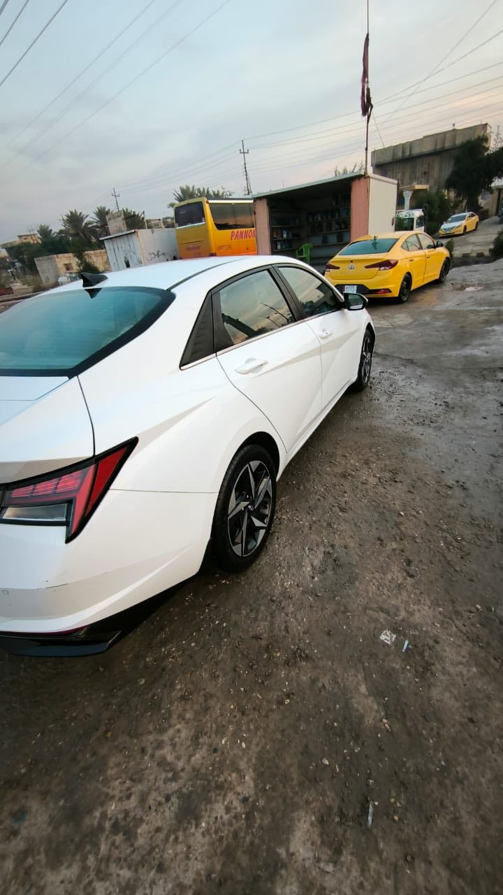 سلام عليكم ❤️
النترا 2023 خليجي رقم بغداد 😍فول مواصفات  مكفولة من المعجون وصبغ
كير ومحرك مكفولات من كلشي 
محرك 2000 
تبريد ثلج ماشية 105الف
السعر 182وبيها مجال بسيط تواصل خط او واتساب 
***********____***********

فول مواصفات/ من بصمة تشغيل/
تشغيل عن بعد/صدوق ينفتح عند القتراب/ 
تحديد مسار/ تحكم استيرن فول 
شاشه+ مانع انزلاق / يعني كامل المواصفات محرك 2000
الشراي يتصل 📱
