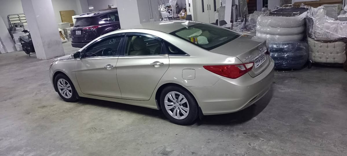 السلام عليكم 
سوناتا 2011 بيع او مراوس 
لون شمباني 
رقم بغداد الإنكليزي 
خير من الله السياره 
مصبوغة حزام فقط بدون لا دواخل ولا تكم مجرد جماليه لا اكثر 
موجود السونار القديم 
للتواصل ***********
