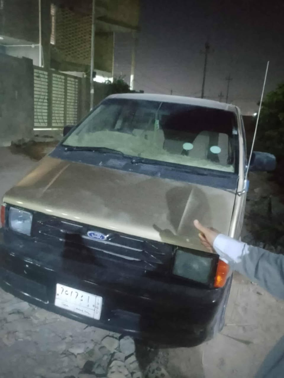 عندي فورد موديل ٩٦ سبعه راكب للبيع او مراوس حسب الطلب هذا رقمي *********** اخوكم لؤي
