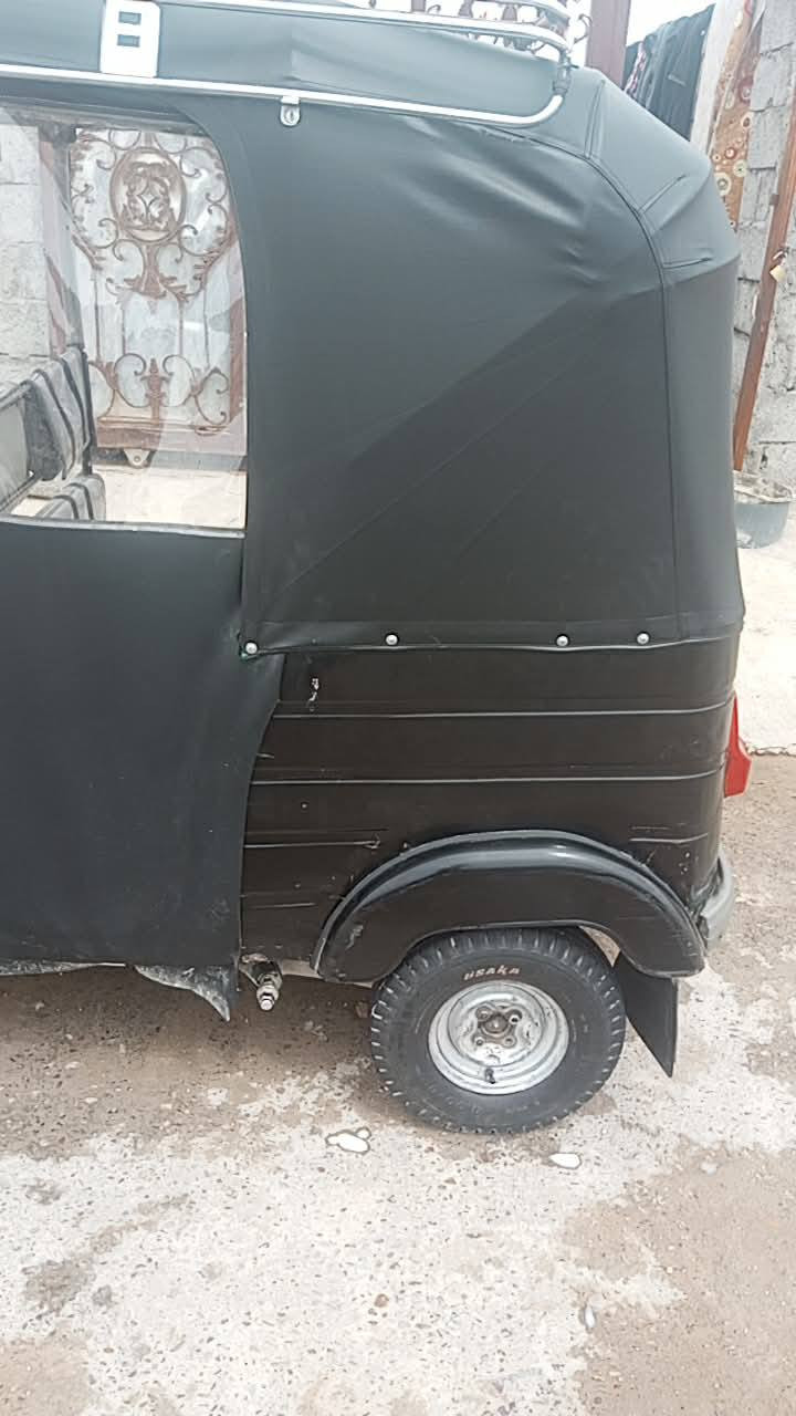 سلام عليكم تكتك موديل 17اوراق كامله مكاني بغداد جسر ديالى القديم نضافت التكتك شوفت عينك سعرهه اربعه وربع4250 اتصل وتدلل *********** او راسلني خاص وبلخدمه
