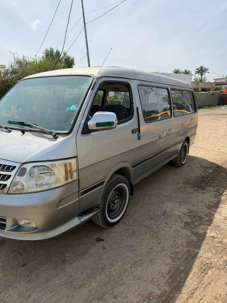 سياره فتون للبيع موديل 2010 رقم انكليزي جاهزه للشغل 
عوزها صدر امامي تبديل محرك بطه دوشمه جديده 
للاستفسار اتصل ***********. مكان بغداد
