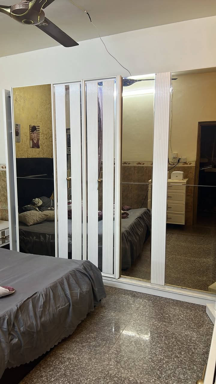 غرفه نوم تركي 9 قطع ضخمه بيه أضرار بسيط625  مكان بغداد لامين ثانية ***********
