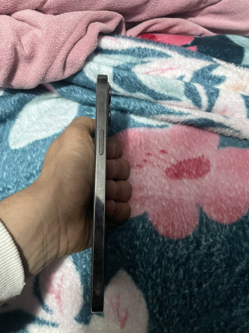 السلام عليكم ايفون 12 برو ماكس نموذج M بطاريه 82مبدل شاشه تفصيخ وبيها فطور جهاز خير من الله  لا فديوم طافي ولا معلك عندي وبطاريته تخبل العنوان 
الامين الثانيه رقم للاستفسار***********
السعر 450وبي مجال
