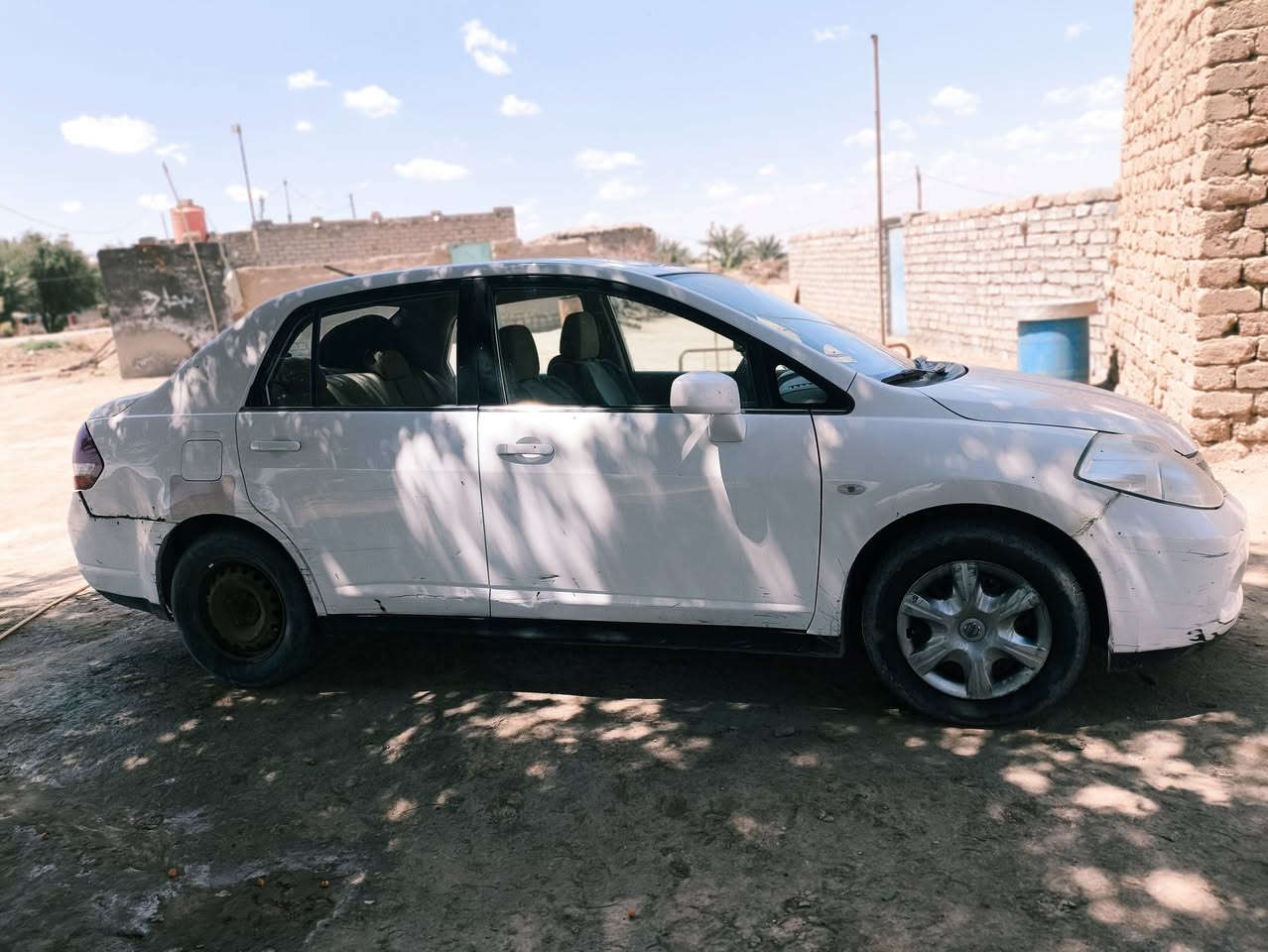 رنيسان تيدا موديل 10وراد خليجي 1600مكفوله تبريد تدفىه ماشيه 100حقيقي 80وبيها مجال رقم بغداد ***********
