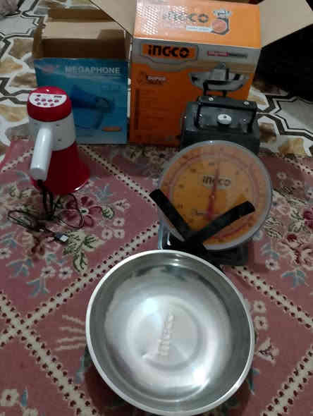 ميزان من شركه انجيكو يتحمل 20 كيلو مع سماعه على الباتري شحن سعر 30 الف قفل  بعدهن جديدات مكاني كربلاء موبايل ***********
