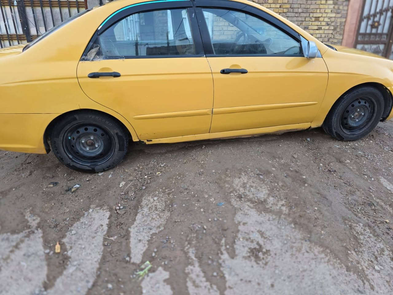 السلام عليكم سبكترا ٢٠٠٩   للبيع رقم انكليزي بسمي مصفره هيه وغرامات سنويه لحد 2031مداور ثاني يوم سعرها ٦٥ وبيها مجال للتفاصيل أكثر ***********
