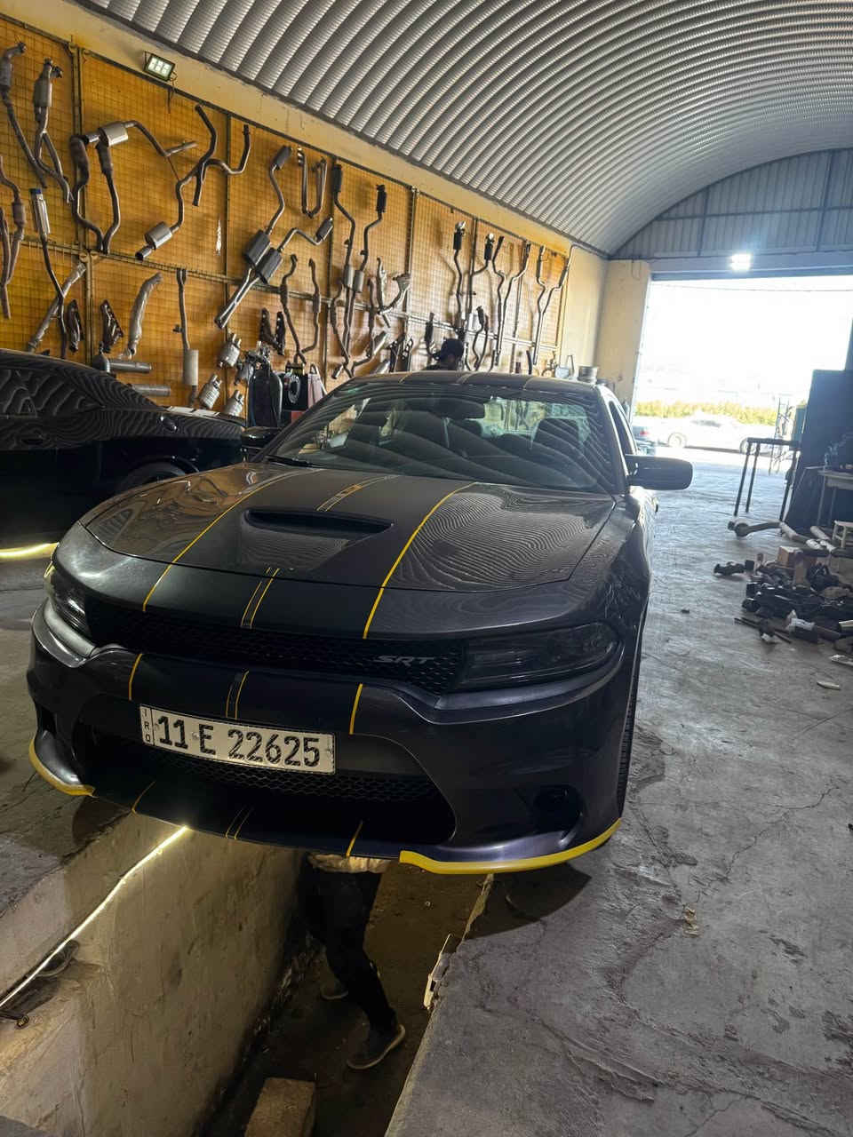 السلام عليكم 
دوج جارجر RT مديل 2021 
رقم بغداد ب اسمي تحويل ثاني يوم
السياره جديده و على ايدي ماشيه 51.000 مايل 
تخم تاير جديد حداديه جديده ترايك وين ما تريد 
ستوك ما معدل عليها اي شي 
معروفه مواصفات RT 
السياره وارد امريكي حادثها من امريكا  قطع مبدلات نفس اللون شرط السونار يكلك مفتوحات  جاملغ و باب و بنيد بدون شاصي 
العنوان البصره نواب الظباط رقمي *********** 
السعر ٢٣٥ البصرة, العراق
