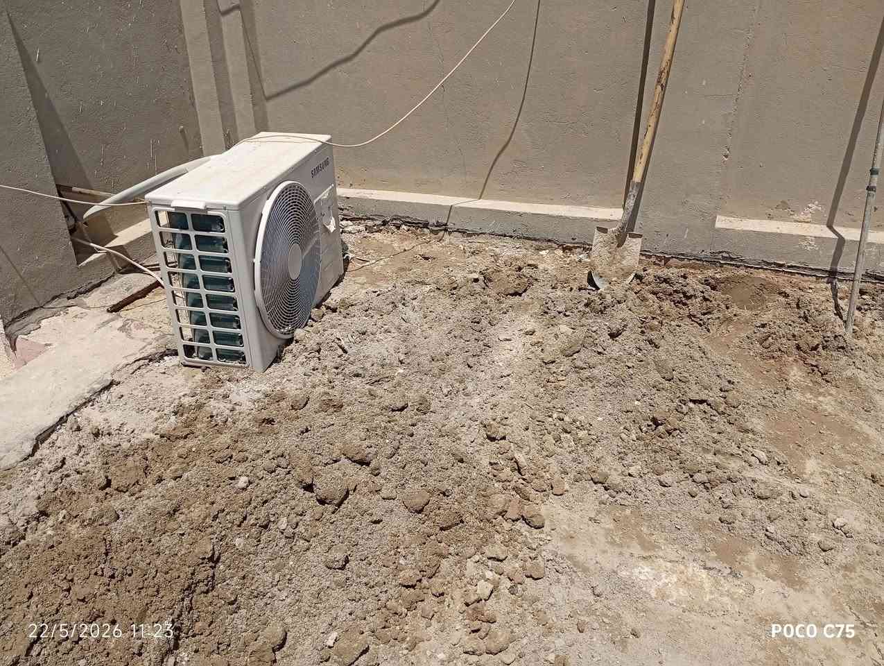 السلام عليكم ورحمة الله وبركاتة يوجد عمل سطح عادي ماستك و شتايكر زفت فلانكوت يوجد عمل سطح كامل على فحص بسعار مناسبه *********** بي واتساب
