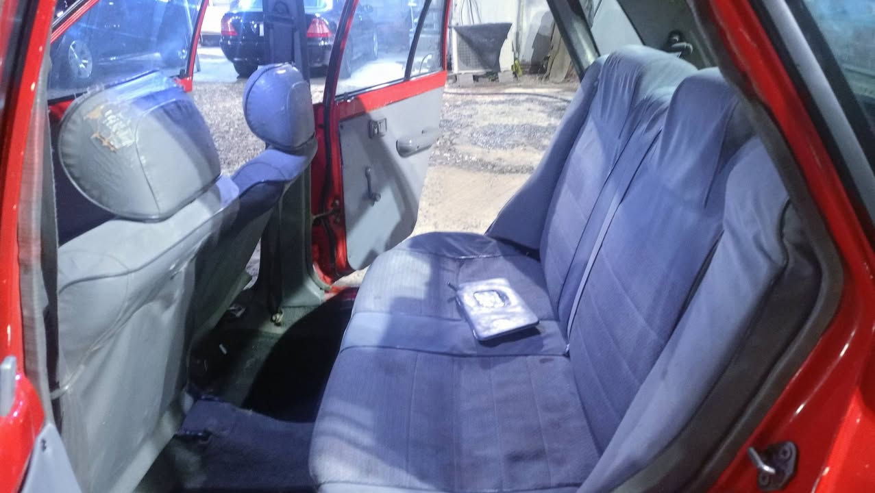 سلام عليكم سياره للبيع مابيه اي شي محرك جديد تبريد بلادي تتفئه شغال متواجد خاص كير مكفوله من كلشي تجي تفحص مكان الرمادي الصوفيه سعر خاص او اتصل على رقم ***********
