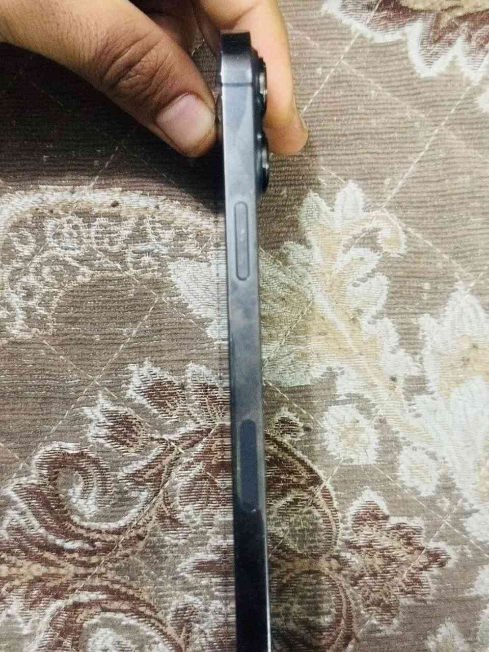 سلام عليكم ايفون 13 برو ماكس ذاكره 256 بطاريه 75 جهاز جديد ما مفتوح مكاني بغداد الشعله رقمي وتساب ***********
