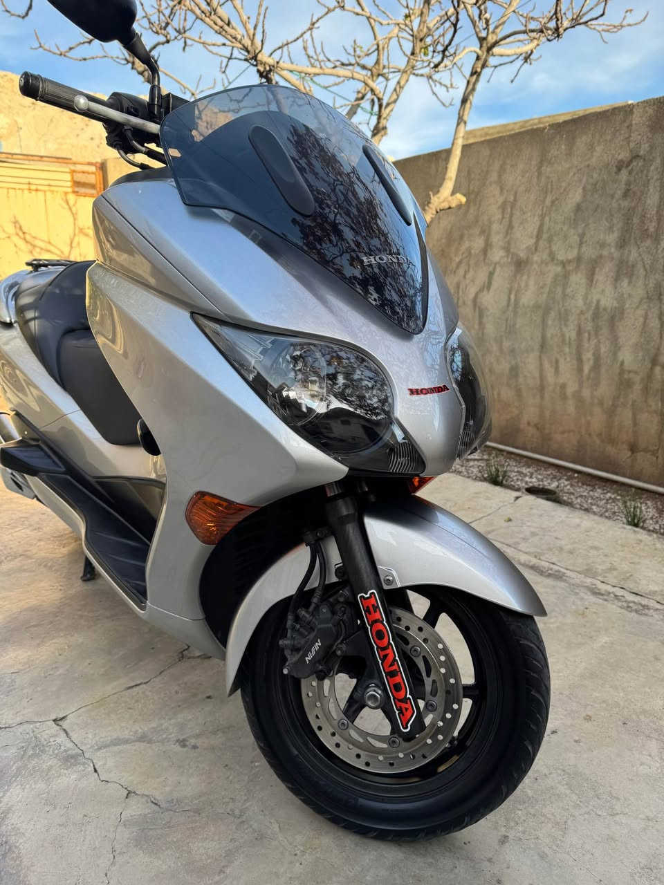 بو نرخى و زانيارى زياتر په يو ه ندى بكه *********** Singapore
