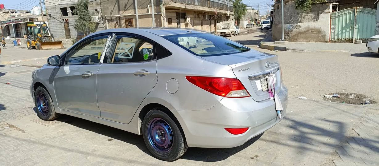 اكسنت 2014 كوري اتلث قطع صبق اثر الجراد الباقي مكفول من الظربه السعر 68 بيه مجال بسيط ***********
