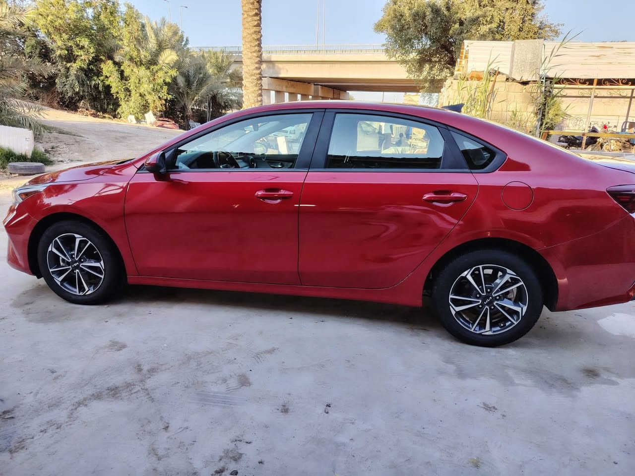 سلام عليكم فورتي موصفات عاديه سياره حادثها خفيف جنطه
ونفسها معمره مبدل بيها فقط دعاميه 

سياره جاهزه بدون رقم تترقم بغداد وجميع المحفضات

مكان السياره واسط كوت 

السعر قفل 145 

اي ستفسار ***********

***********
