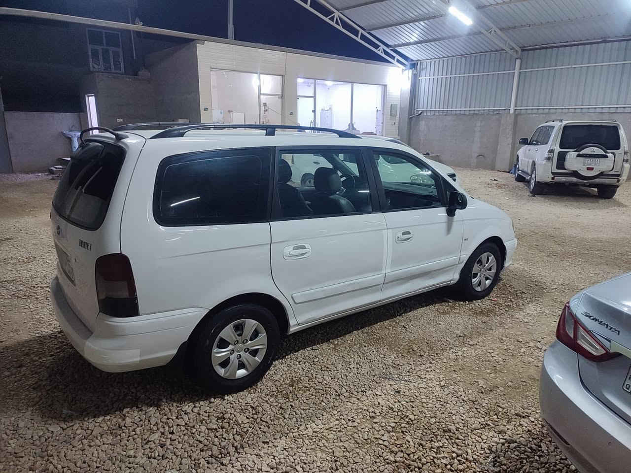 السلام عليكم ورحمة الله وبركاته
هونداي تراجيت موديل 2004 خليجي سياره جديده  وبلاديه بيها رشات صبغ بسيطه 

محرك كير حداديه كل جاهز تخم تاير جديد سياره كامله مابيها نقص ابد 

سبعه 7️⃣ راكب 

شاشه كأمره 

حجم المحرك 2700 

رقم بغداد دولي هزه وسنويه جدد 

السعر 68 وبيها مجال 

مكانها بابل مركز المدينه 

للاستفسار الاتصال على الرقم التالي 

***********
