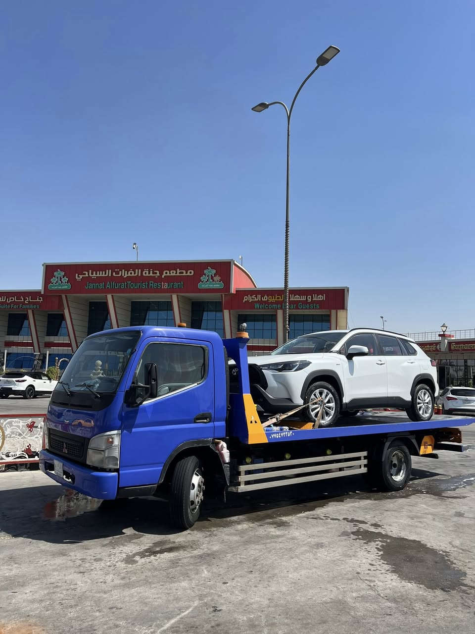 للبيع
كنتر سطحيه 
موديل:2005
تدفئه تبريد 
بدي ثلاث جكات 
طول البدي:5/85
تخم تاير 
رقم بابل 
سنويه لل28
مكان السياره العزيزيه 
رقم الهاتف ***********
