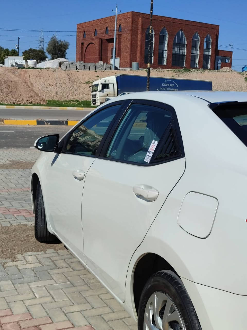 السلام عليكم. للبيع كورلا  2017 مواصفات LE
رقم سليمانيه  . الدولي. تحويل مباشر السياره بسمي جديده لحد 2030

محرك.  كير.  شرط. جاهزه من كلشي
تخم تاير جديد منضومه عدسات زينون عالي ماصي 
تبريد ثلج  تدفئه شغال السياره مابيها نقص جاهزه من كلشي قطره نقص مابيها  السياره بيها جاملغين بخ وبنيد مبدل 
السعر 136وبي مجال والسوك كلشي بي السياره ماشيه 71ميل 
الرقم ***********
