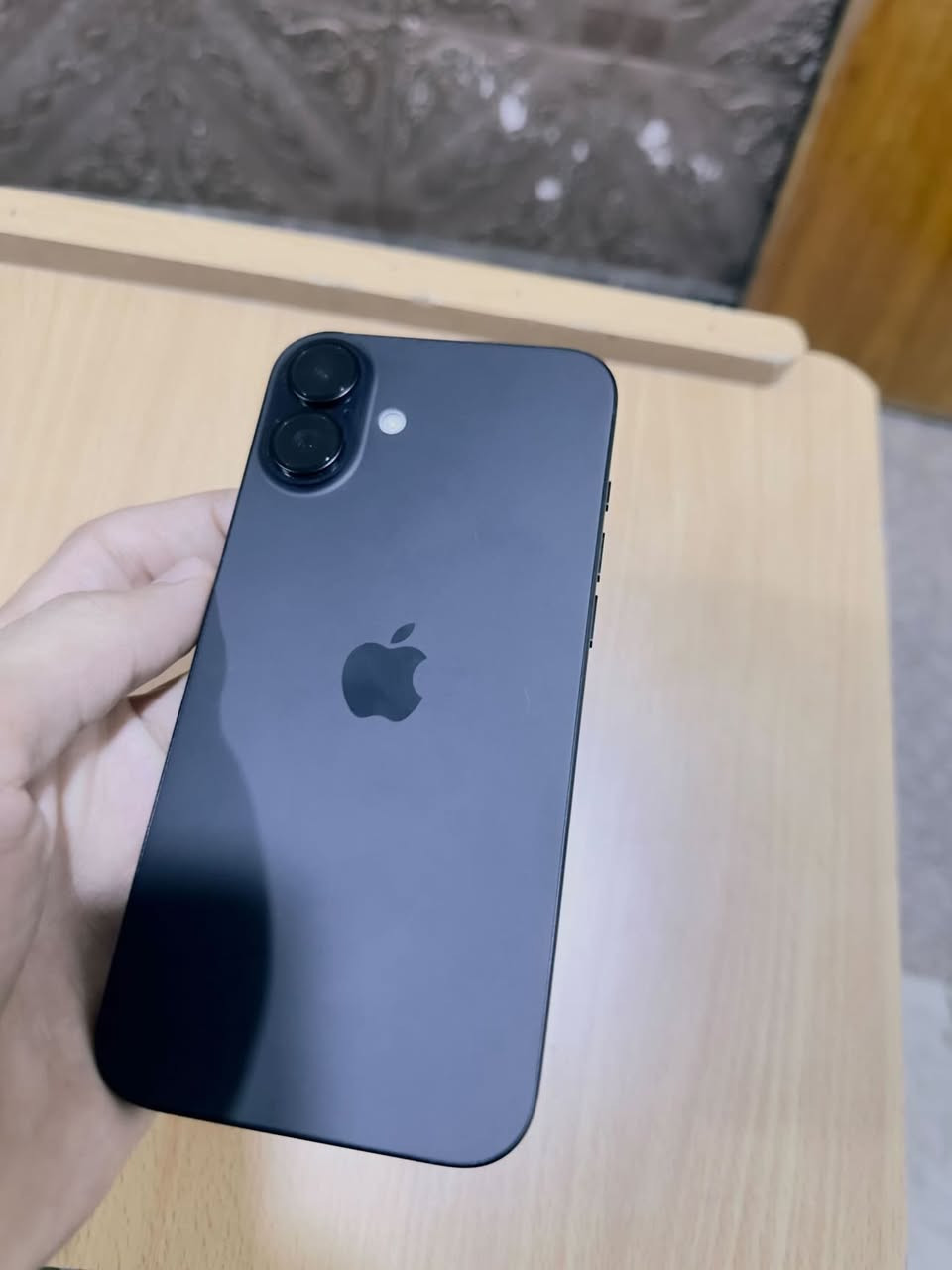 السلام عليكم
iPhone 16 plus 128g لون اسود
بطارية 92% عدد دورات الشحن 160 دورة 
مكفول من كل شي لا مفتوح ولا مصلح 
كامل مع ملحقات 
تاخذ ويا شاحنة اصلية وثلاث كفرات
توصيل ماعندي عنواني بغداد تاجي 
900 وبي مجال بسيط


**إذا كنت صاحب هذا الإعلان وتريد حذفه لأي سبب، رجاءا أرسل رسالة إلى الدعم الفني**