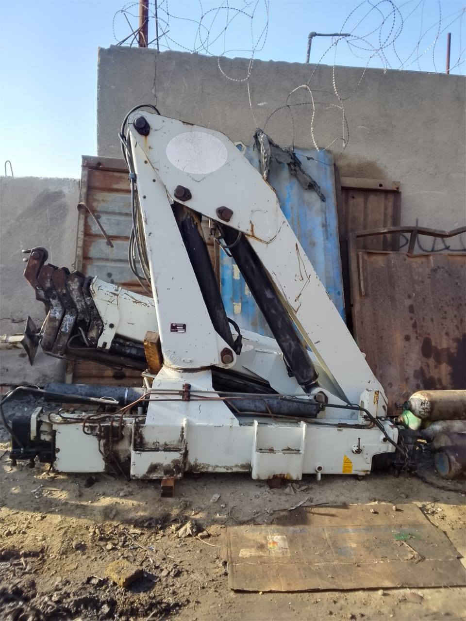 السلام عليكم كريم بي ام خمس سلايتات هيدروليك للبيع الكريم ما مشتغل مقفول كفاله عامهم***********
