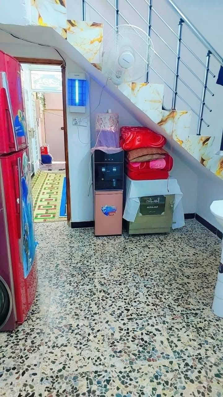 بسم الله الرحمن الرحيم
يحتوي لدينا مشتمل للإيجار 🏠

مساحه /60 متر  

يحتوي على 2غرف نوم +واستقبال +حولي +خدمات 

في الديوان 📍

إيجاره /450 وبي مجال 

مكتب الباسم للعقار 

  حسين الدراجي📞 *********** 

محمد الدراجي 📞   ***********
