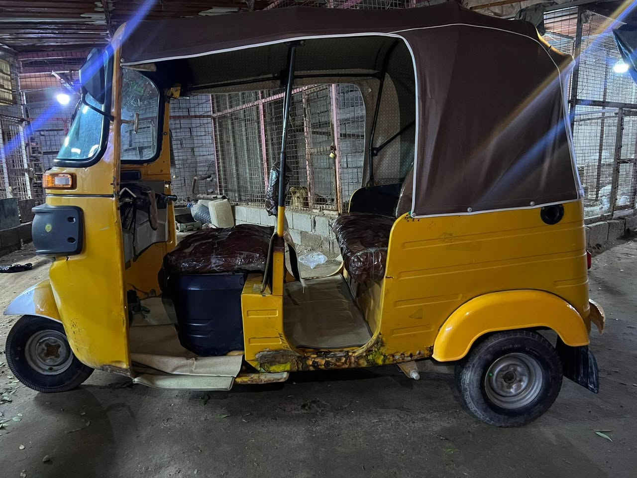 السلام عليكم تكتك باجاج البيع السعر( 4)ملايين وبيه مجال التكتك اوراق موديل 2019العنوان البصره تغاطع الموفقية انه مكلف بل نسر هاذه رقم راعيه ***********التوفيق الجميع
