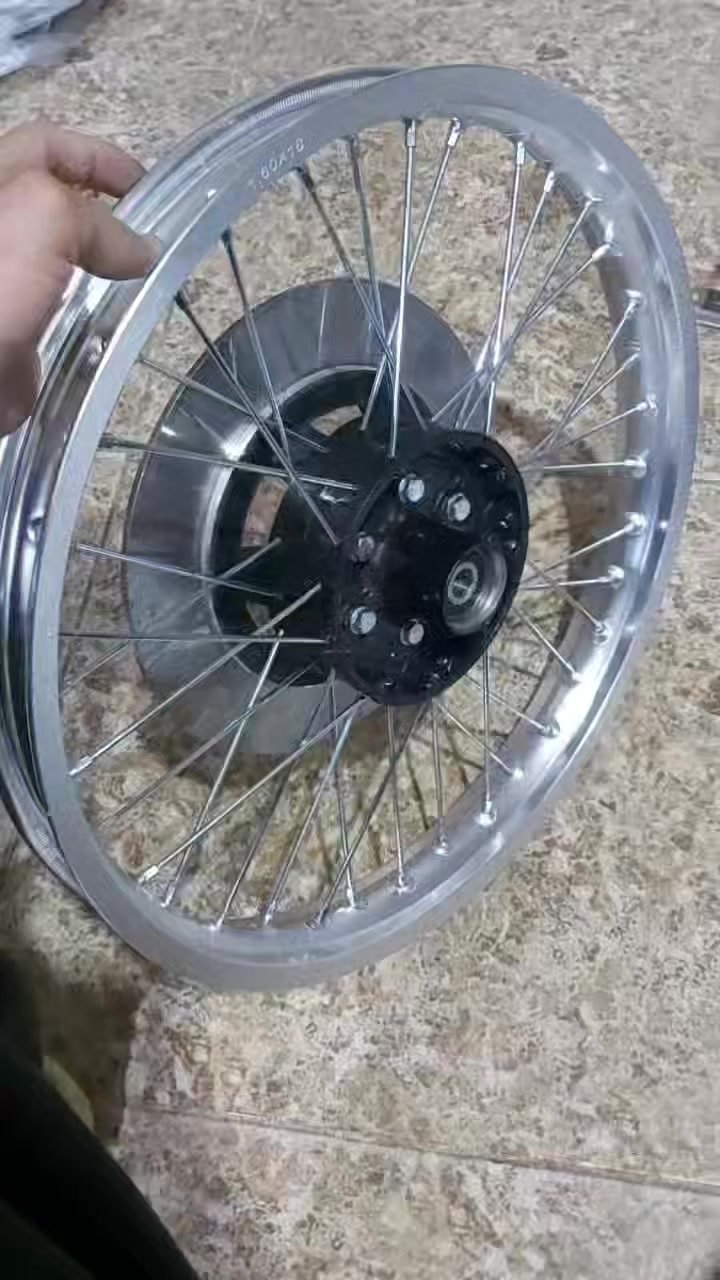 ويل دسك mz قالب الماني جديد
متوفر في المعرض ابو سَلَف


**إذا كنت صاحب هذا الإعلان وتريد حذفه لأي سبب، رجاءا أرسل رسالة إلى الدعم الفني**