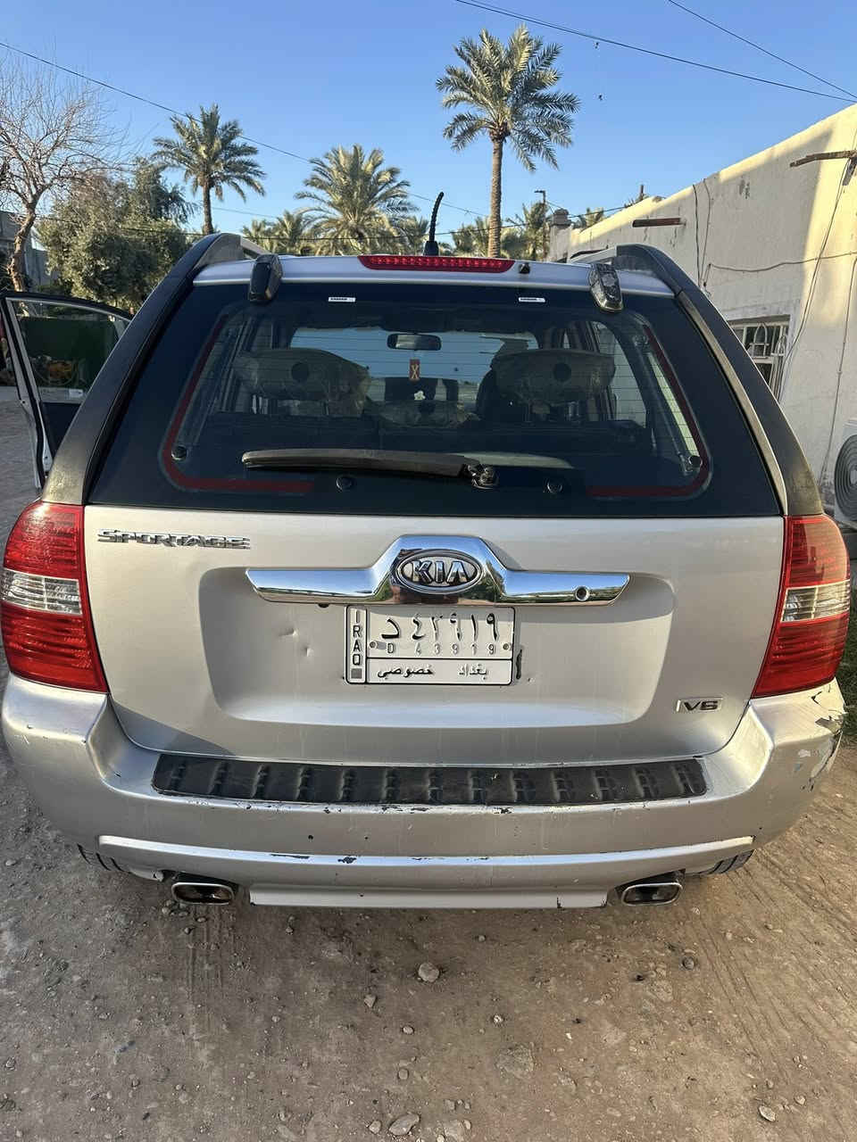 السلام عليكم سبورتج 2008 مكينه سته 2700 كفاله من الصبغ والضربه تدفئه تبريد خير من الله كهربايات كله شغاله تخم تاير جديد مكينه كير حاويه داخل اسود كشنات جلد 
السعر 120 وبيه مجال 
مكاني محموديه 
***********
***********
