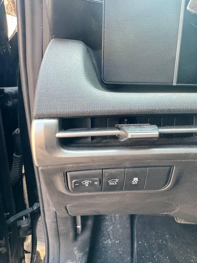 فول مواصفات
فتحة سقف 
بصمة وتشغيل عن بعد 
عداد المسافة 2400 
تدفئة وتبريد بالمقاعد 
تدفئة ستيرن 
كشن السائق كهرباء 
كشنات جلد 
خمس وضعيات قيادة 
جنطة شفط كهرباء 
تبريد قطعتين 
شاشة حجم الكبير مع كامرات 360 درجة 
رادارات ونقاط عمياء 
الحادث طخة بالبنيد ومصلح نفسة 
مكان السيارة النجف للاستفسار الاتصال
٢١٧ بيه مجال 
***********
