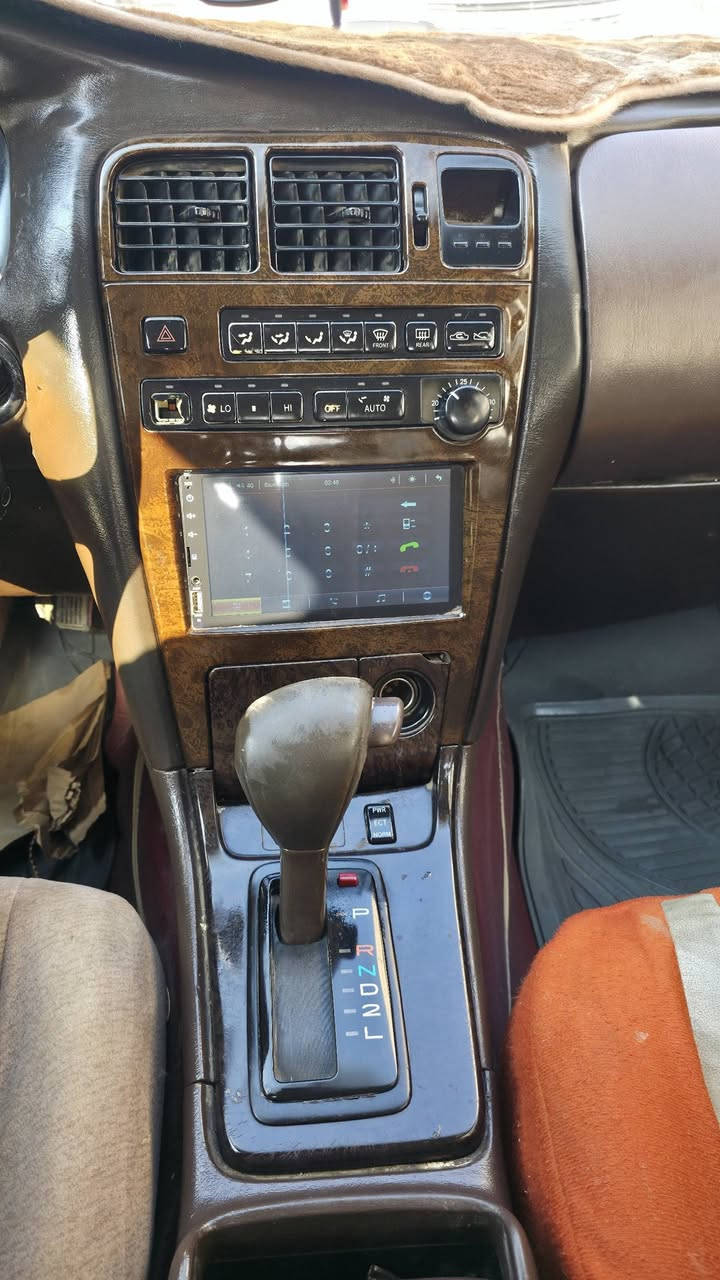 سلام عليكم...
مارك للبيع موديل 1993
سياره كير مكينه حداديه تخم تاير جديد شرط على فحص
سياره مكفوله من الكص والنقل الجثه والضربه قويه
غرفه جديده 
كهربائيات كوله شغاله داخل وخارج 
شاشه اربع سماعت ملكه 
مرايات شفط
رقم بابل انكليزي  بسمي سنويه لل٢٩
السعر ٦٢ وبيه مجال 
مكاني نجف 
الاستفسار ***********
