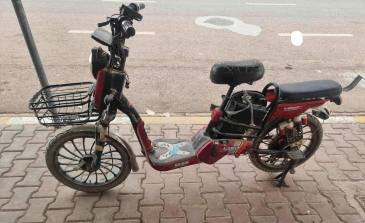 باسكل شحن للبيع نقصه بس بطاريات ميتات سعره 60 الف
***********
