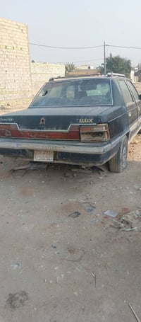 خمس اوراق شغاله السيارة.   مامتواجد على فيس  مكلف بنشر.  اتصل على هاذا...