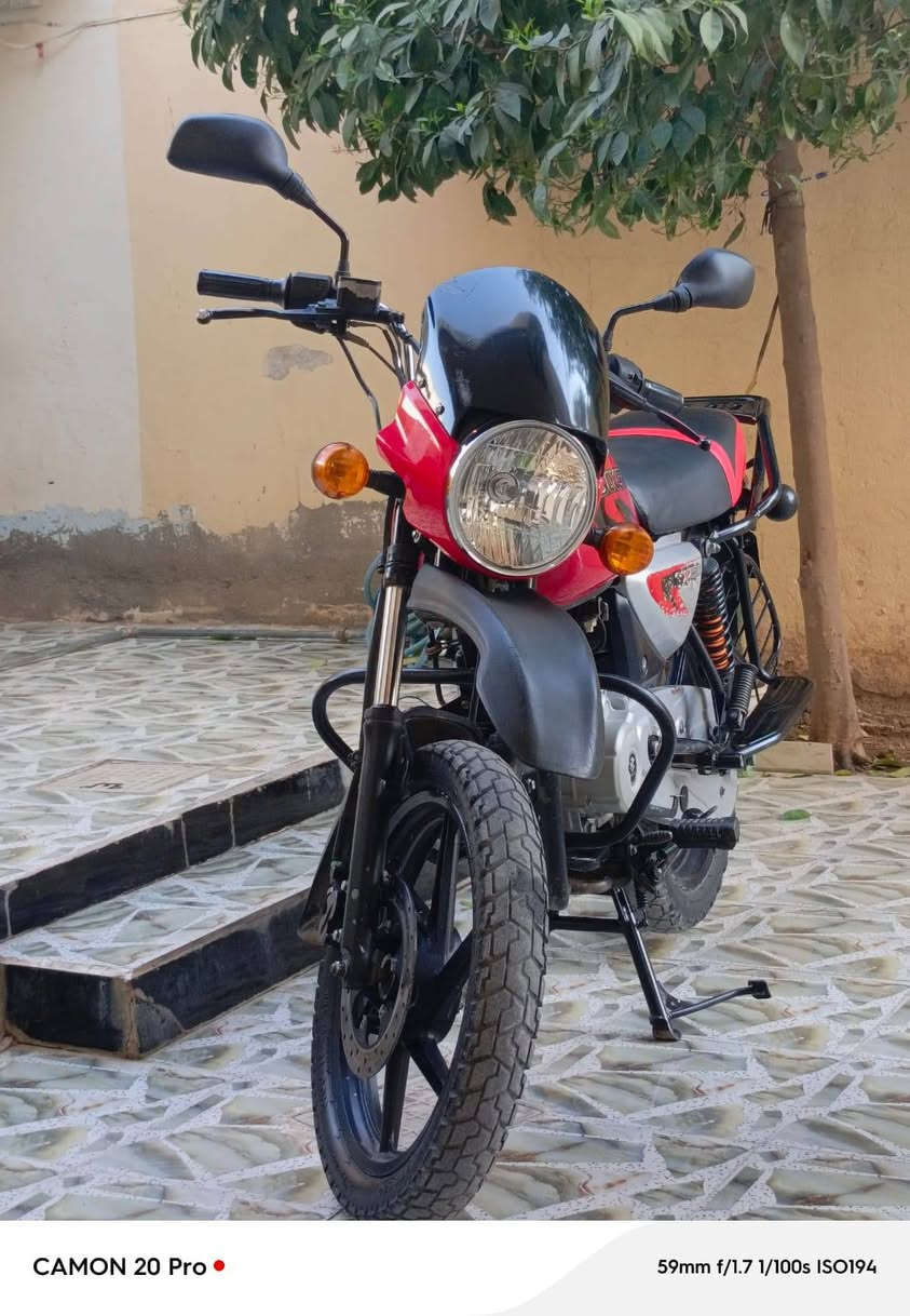 السلام عليكم ورحمة الله وبركاته
بوكسر فحل موديل ٢٢ مكفول اصولي نضافه شوفت عينك خير من الله المكان خان بني سعد السعر مليون ونص وبيهه مجال ***********
