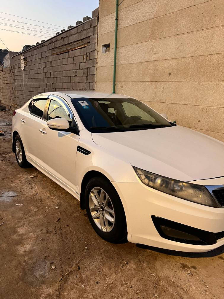 السلام عليكم سيارهk5 2013 وارد كوري صبغ قطعتين من كوريا ملاحظه شخط ستوته بسيط بيبان اثنين رقم انكليزي باسمي تحويل ثاني يوم كامل مواصفات عدا الفتحه تخم تاير منظومة بنزين جديده منظومة كهرباء جديده تبريد ثلج مكينه كير خير من الله السياره مال جناي العنوان:ابو الخصيب حمدان طريق سيد حامد للاتصال واتساب *********** /*********** البصرة, العراق
